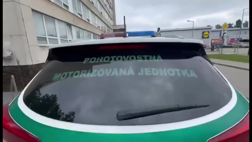 [multi] policajti pred uradom inspekcnej sluzby 10496