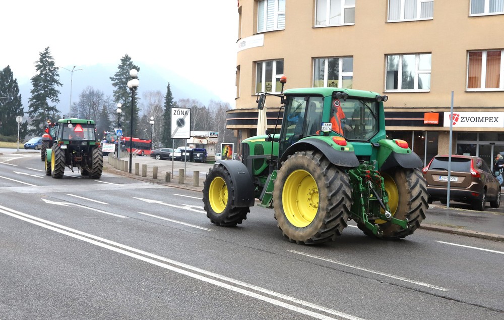 farmari protesty traktor ZVOLEN (8)