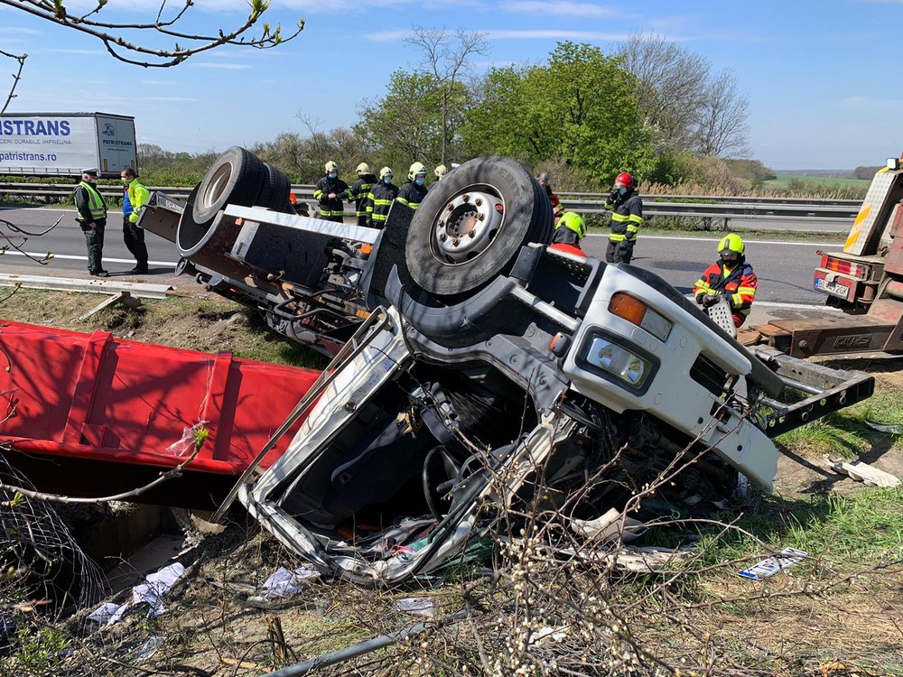 Diaľnicu D2 uzavrela nehoda