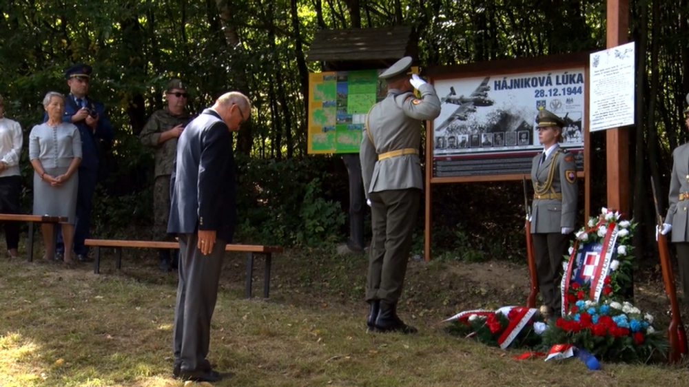 Takmer zabudnutú históriu zostreleného bombárdera si pripomínajú pamätníkom 