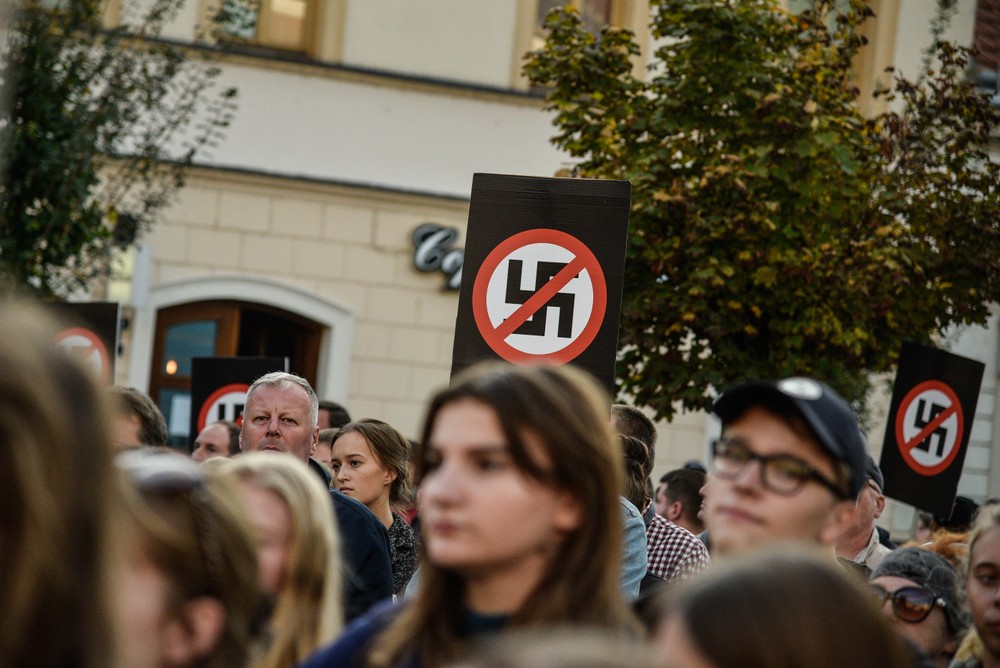 Dve zhromaždenia v jednom meste. Na stretnutie ĽSNS zareagovali Pochodom proti fašizmu