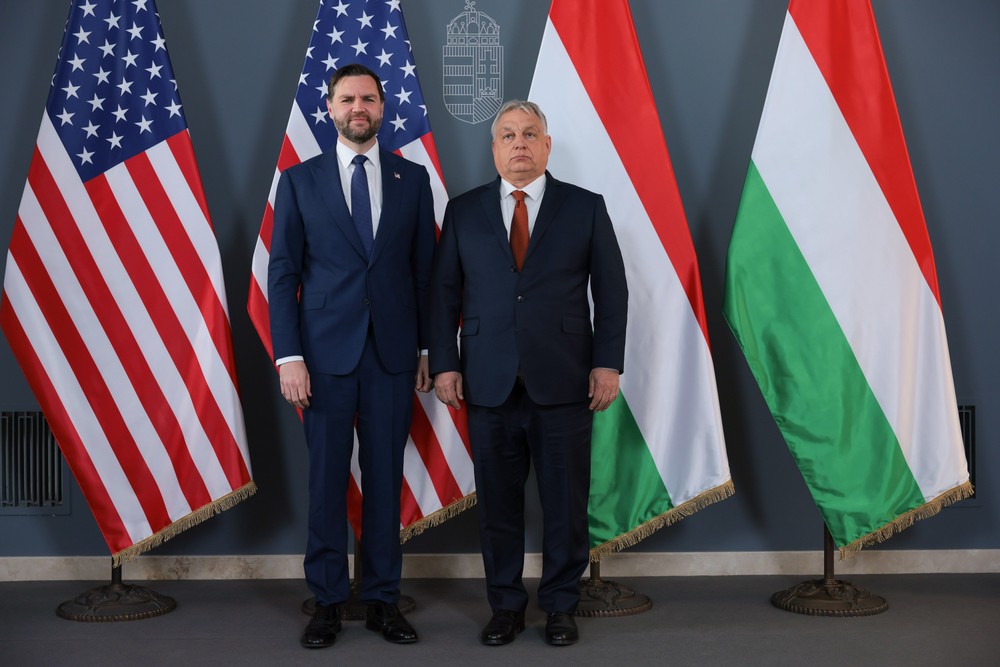 Viceprezident USA Vance odcestoval do Maďarska podporiť pred voľbami Orbána