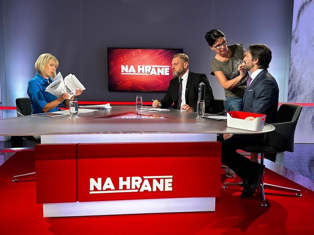 f754789c-7c38-4a3d-9c5c-d369a387fce2