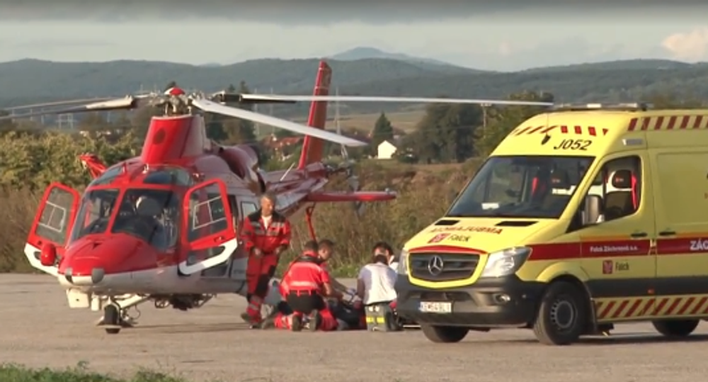 Zrážku s kamiónom neprežil mladý motorkár. Chyba kamionistu ho stála život 