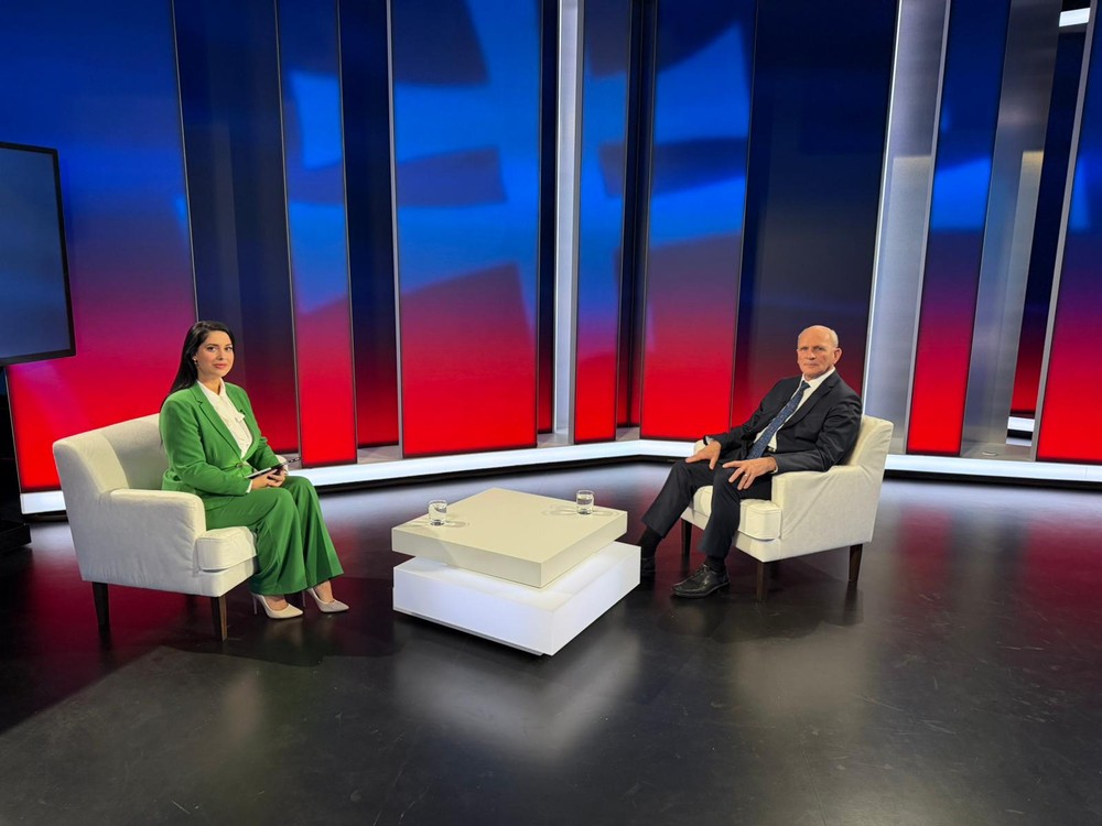 Politika 24 - František Mikloško