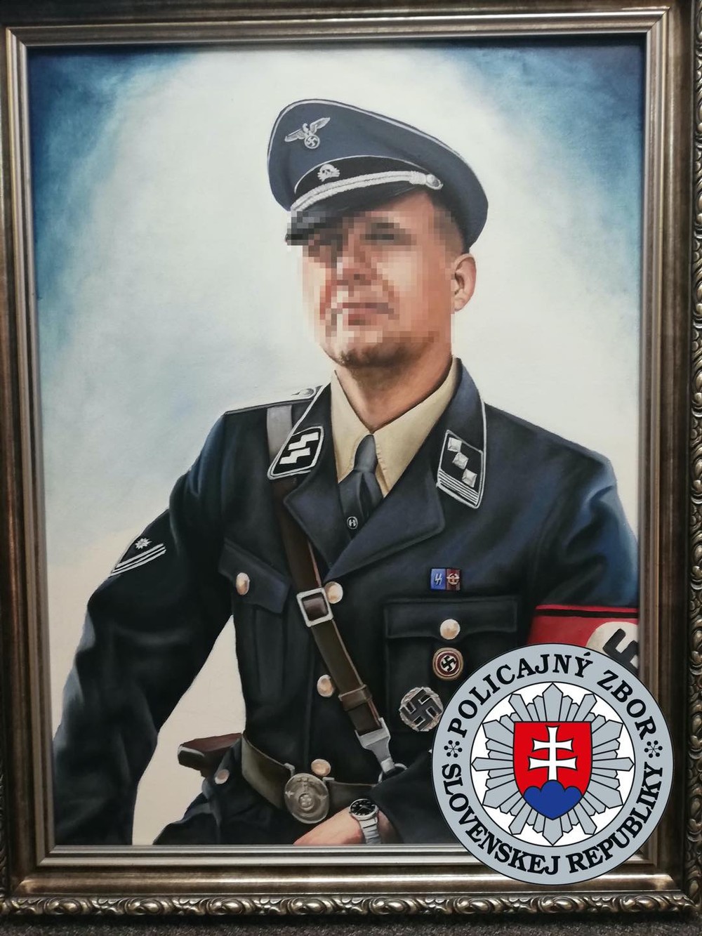 Nájdené predmety s nacistickou symbolikou počas akcie "Šašovia"