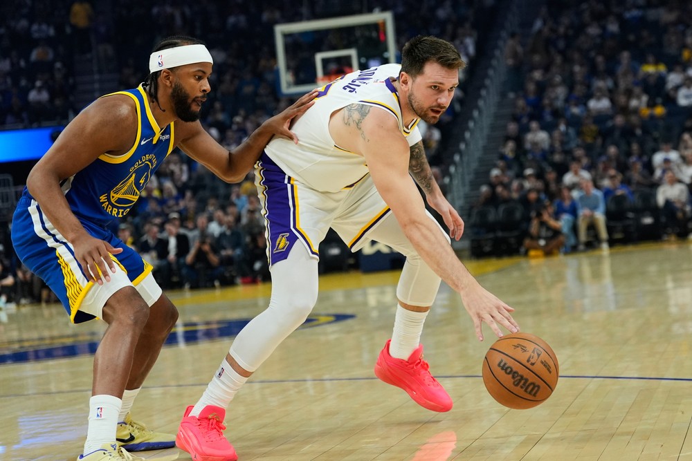 Lakers_Warriors_Basketball138010