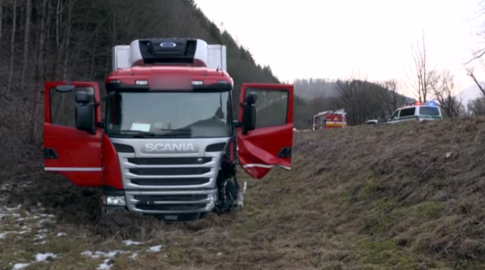 Pri tragickej nehode prišiel o život poslanec obecného zastupiteľstva, po zrážke s kamiónom bol na mieste mŕtvy
