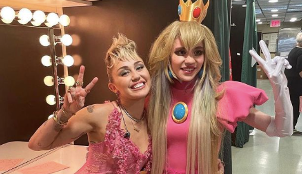 Grimes a Miley Cyrus