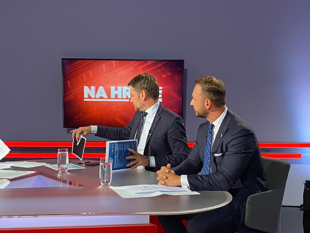 222f3b33-fc8f-42e1-b8a0-f8d128e96fa5