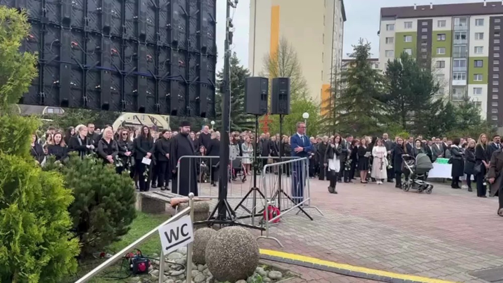 [multi] Rozlúčka s obeťami nehody na Spiši 490