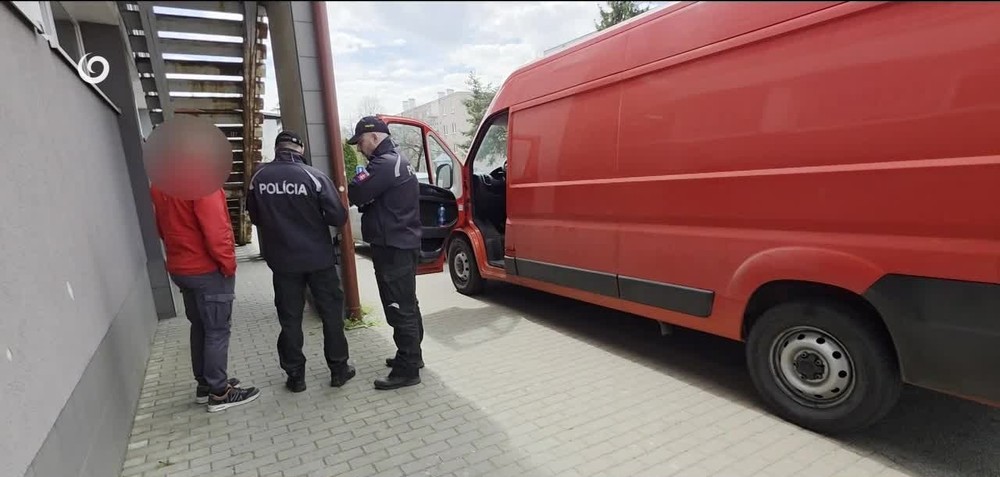 [multi] KRÁDEŽ Z AUTA ZA 5 SEKÚND 241 (cropped)