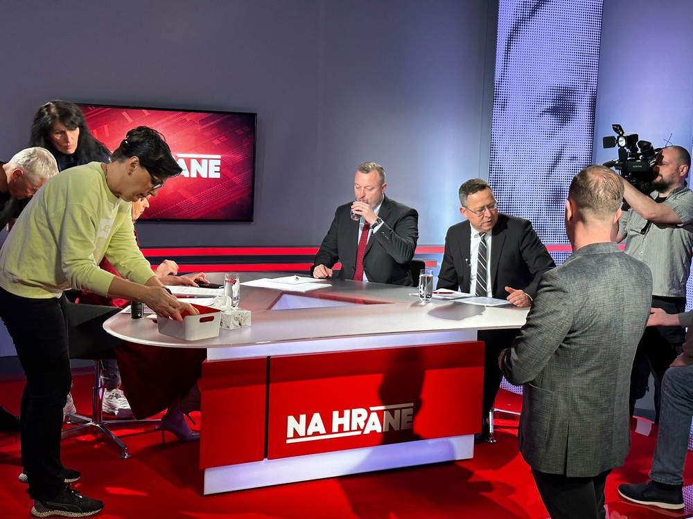 b2e3d847-94e1-46bf-8a97-e46cc0fc3661