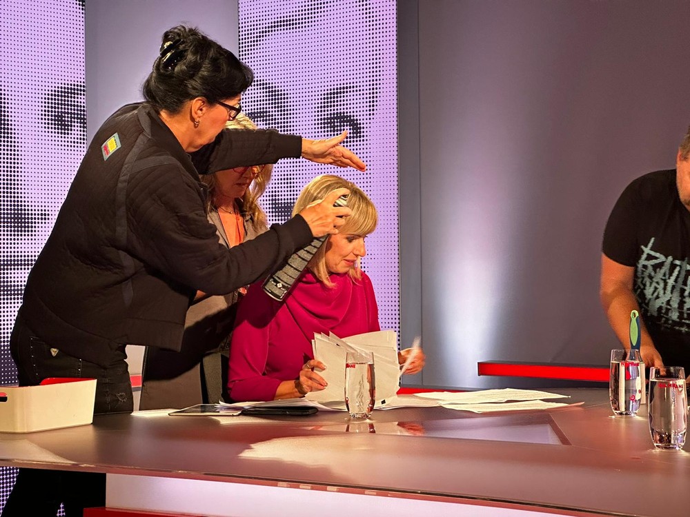 9659d0ef-c71e-4d81-b537-d17f7e2f7294