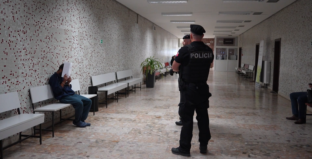 sud s vrahom manzelky