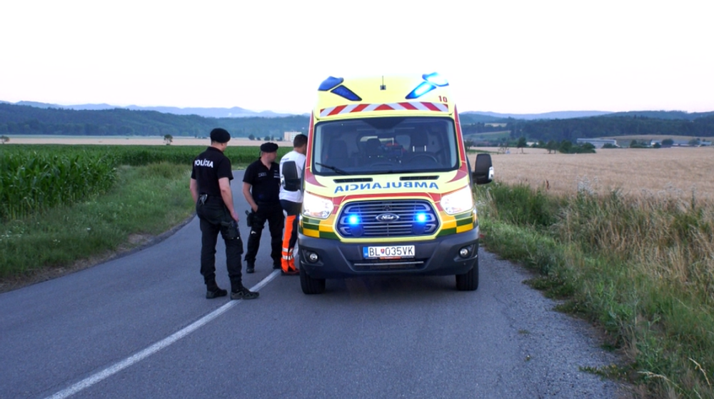 Bez vodičského a s alkoholom v krvi. S autom sa nakoniec prevrátili a skončil v priekope