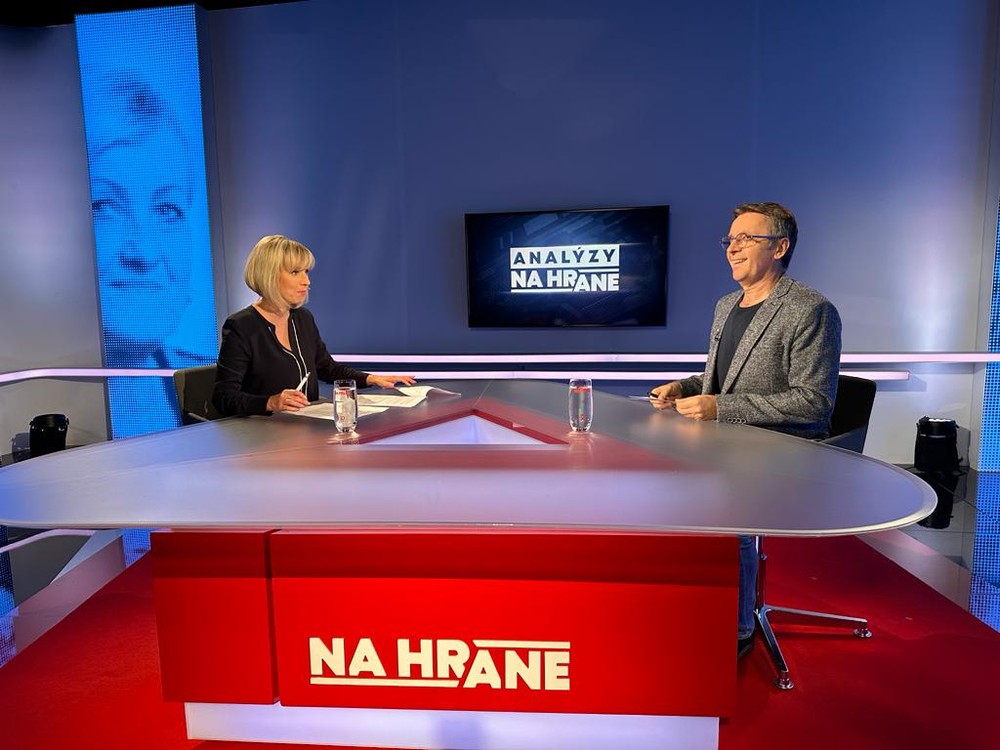 Analýzy Na hrane s Ivanom Miklošom