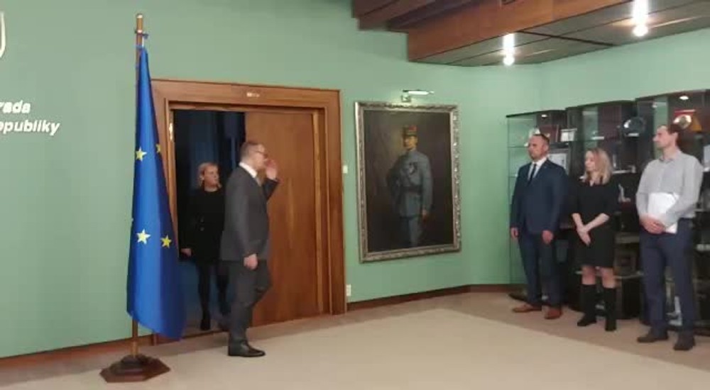 Po lekároch hrozia výpoveďami aj záchranári