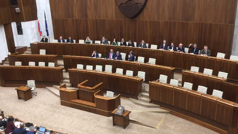 Na podnet Roberta Fica preložili všetky poslanecké návrhy na ďalšie zasadnutie