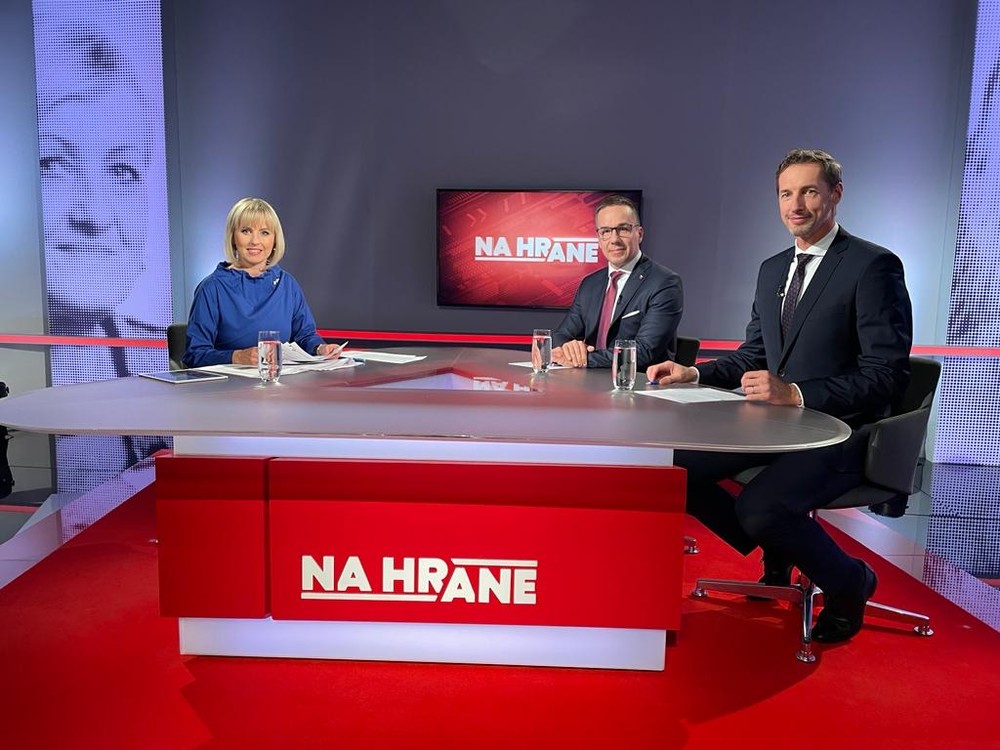 09604136-b934-47d6-a693-5986619ee2bf