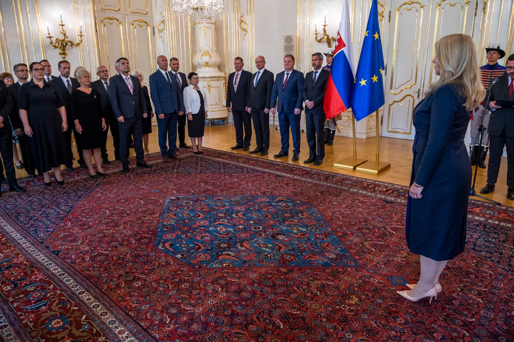 20223108_prezidentka_profesori_01896684