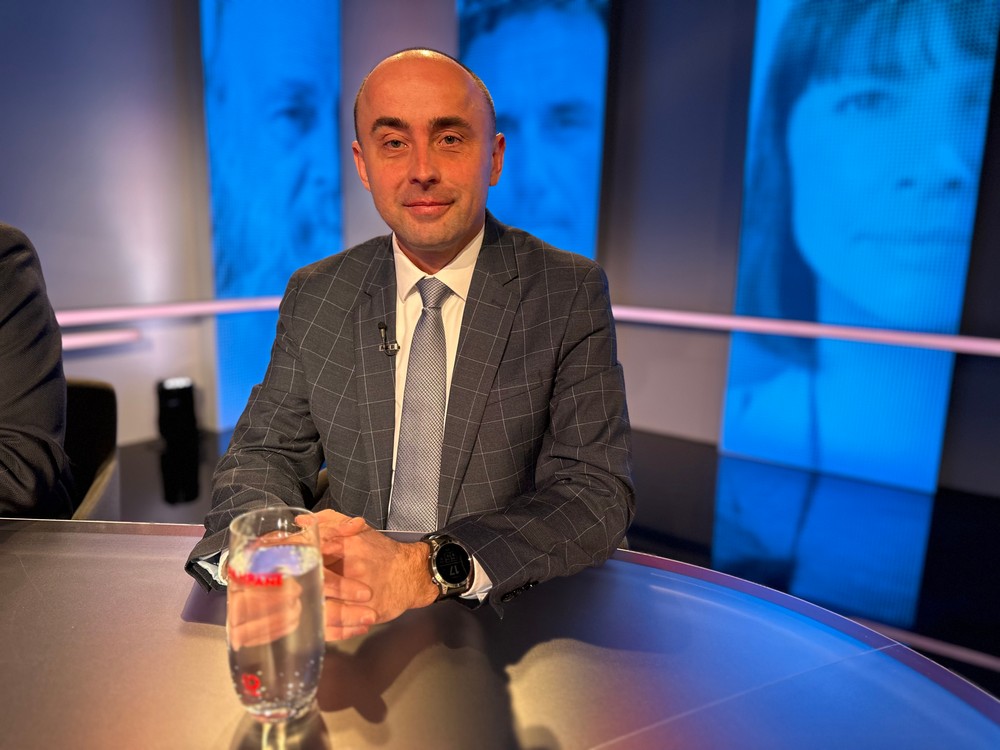 Analýzy Na hrane s Jurajom Rizmanom a  Radoslavom Štefančíkom