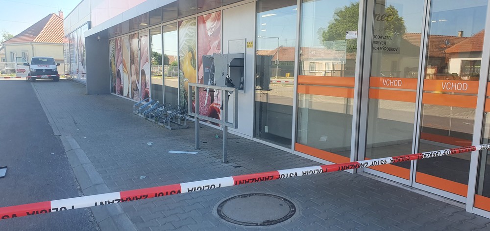 Explózia bankomatu v obci Výčapy Opatovce