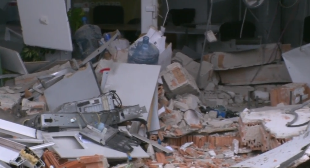 Košicami sa ozýval hlasitý výbuch. Dvaja páchatelia vyhodili do vzduchu bankomat