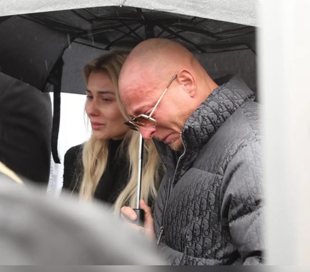 Snúbenec Roderik Moniky Jákliovej na poslednej rozlúčke