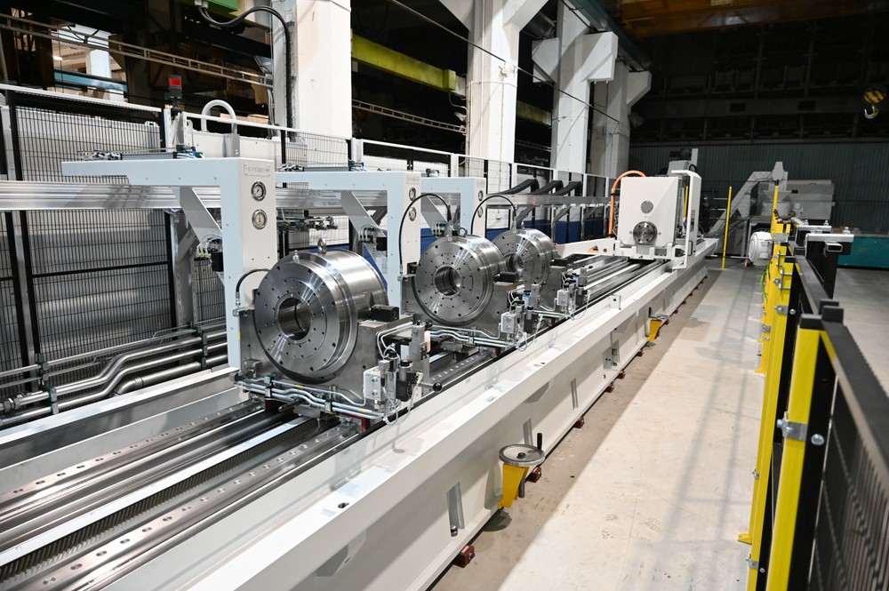 Obrábací stroj využívaný pri výrobe hlavní pre húfnice