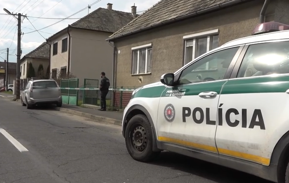 Muž držal v dome svoju mamu 6