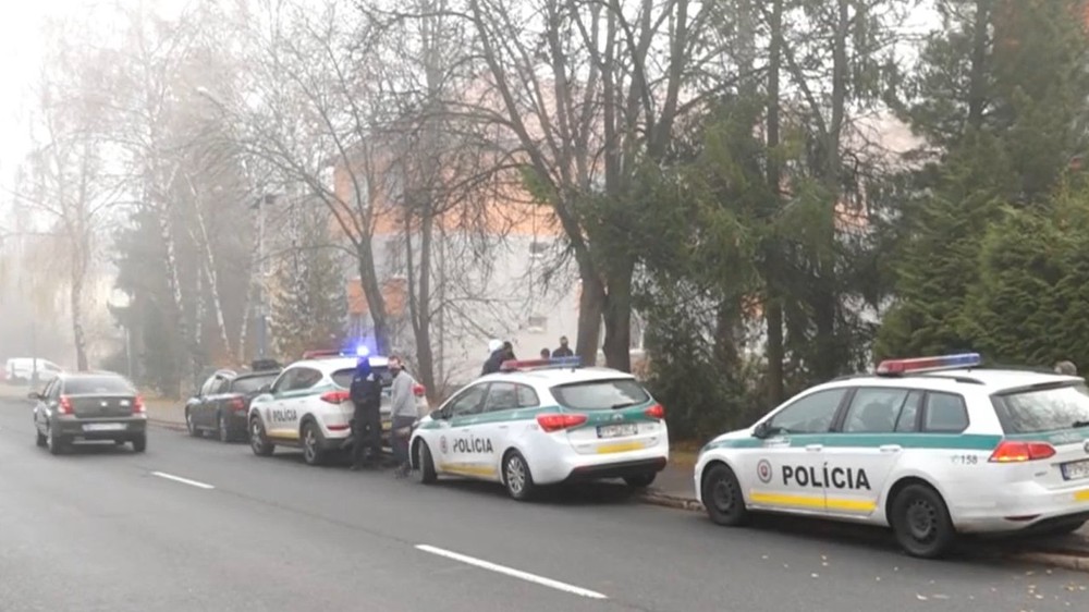 Polícia zastavila auto.