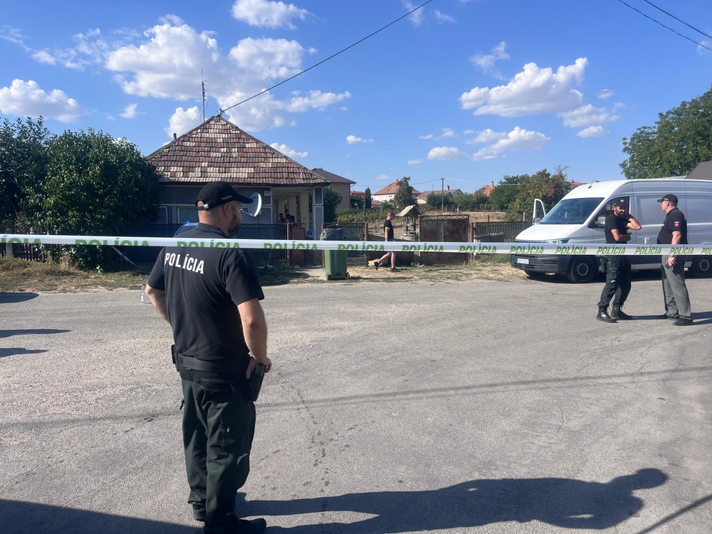 V dome v Komárne našli mŕtvu osobu 3