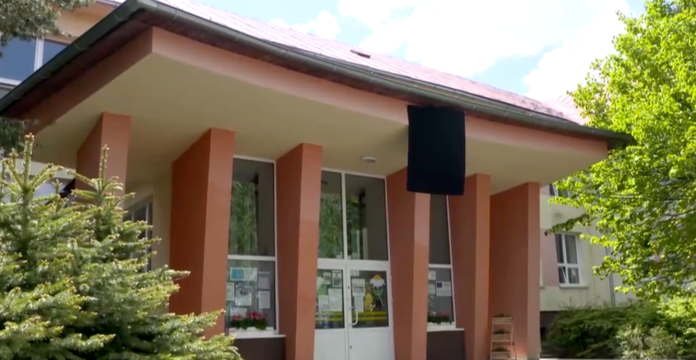 Deviatak na štvorkolke vybehol na hlavnú cestu, kde sa zrazil s autom