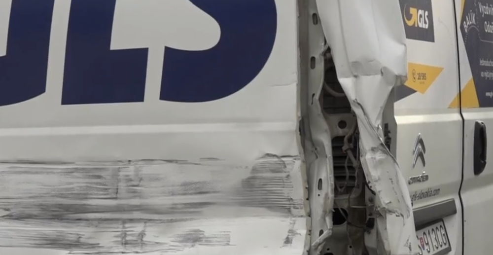 Vodič vojenskej Tatry nabral päť áut 