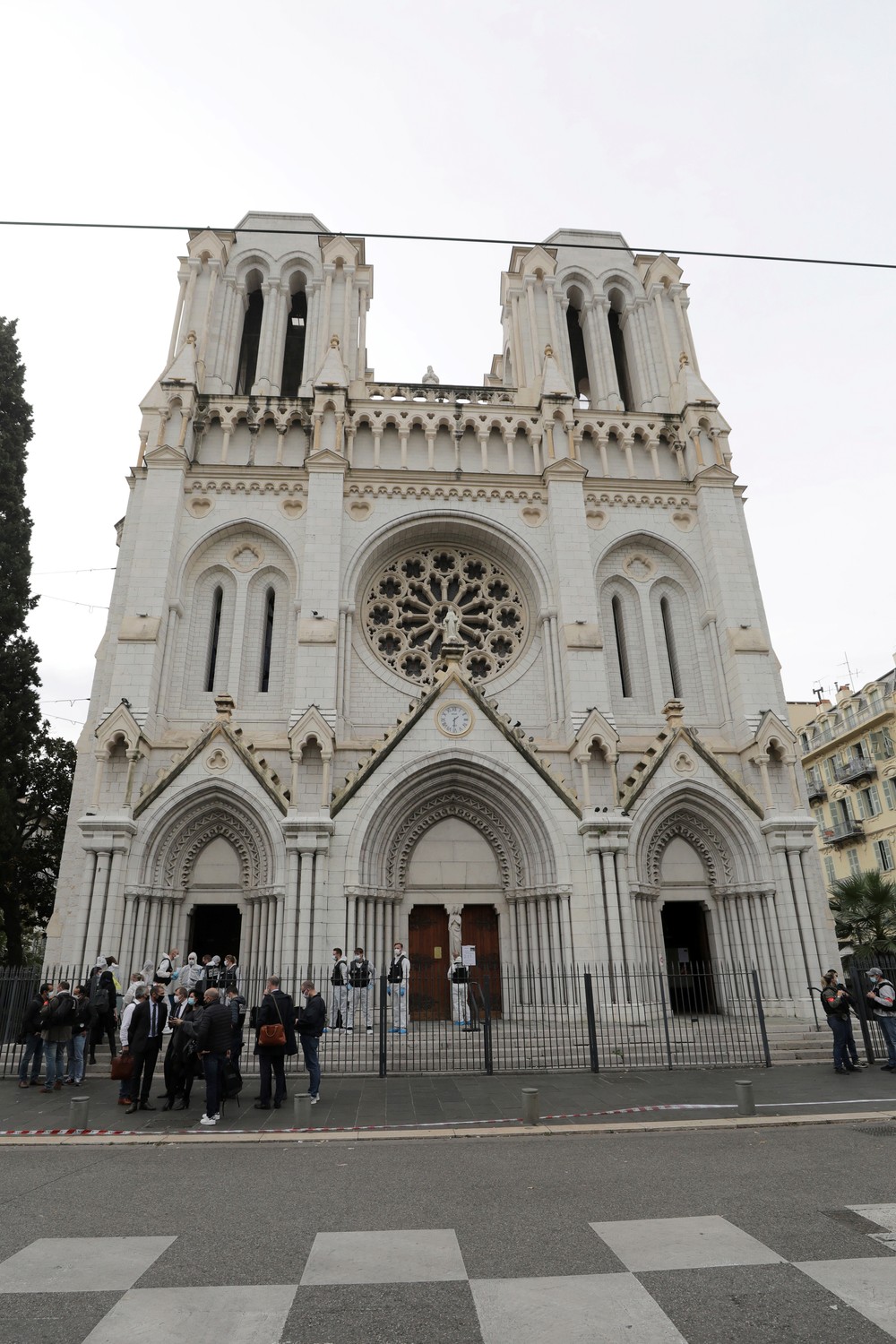 Útok nožom vo francúzskom kostole