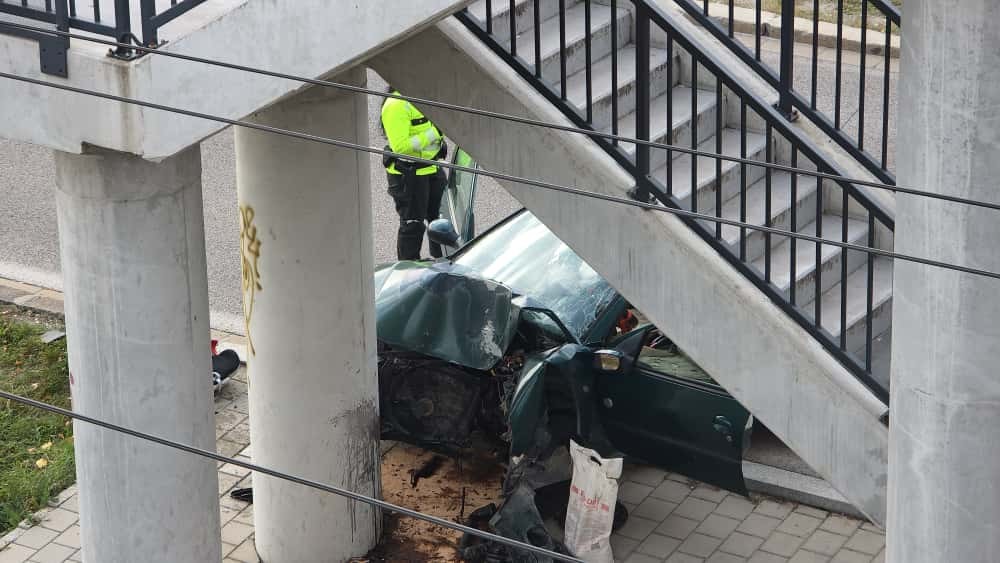 Nehoda na Karlovenskej ulici 1