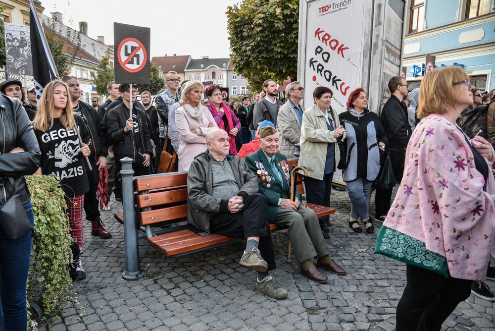 Dve zhromaždenia v jednom meste. Na stretnutie ĽSNS zareagovali Pochodom proti fašizmu