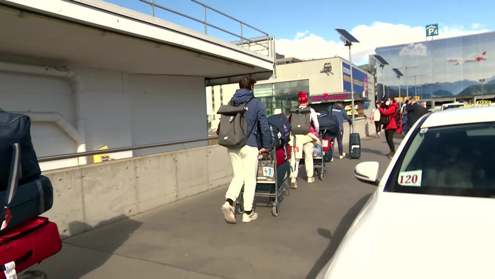 [multi] príchod hokejist 183