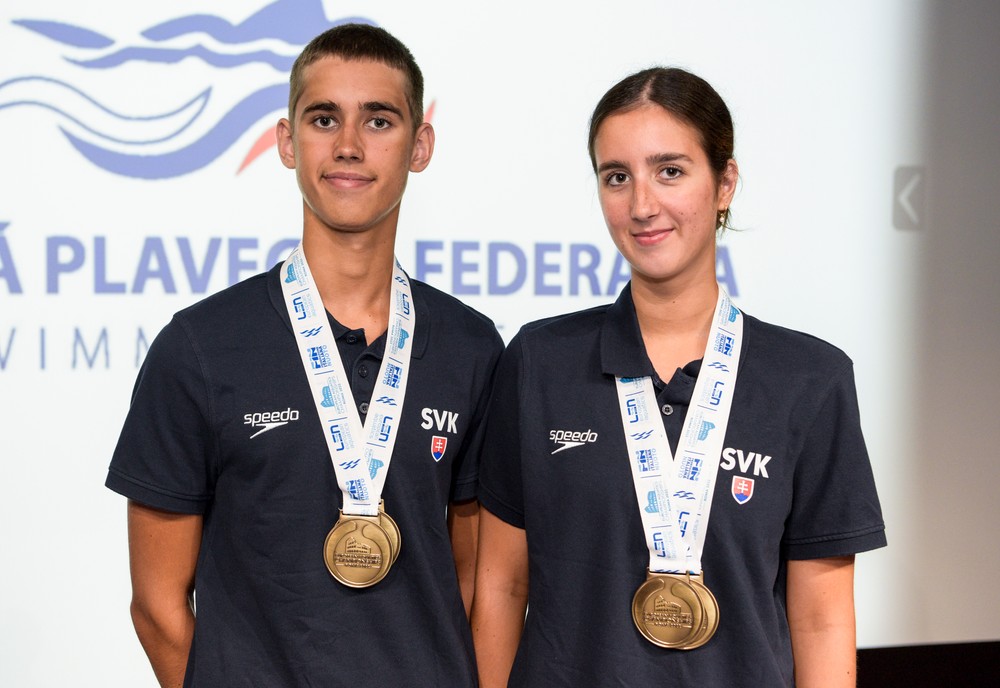 slovenskí reprezentanti v synchronizovanom plávaní súrodenci Silvia Solymosyová a Jozef Solymosy