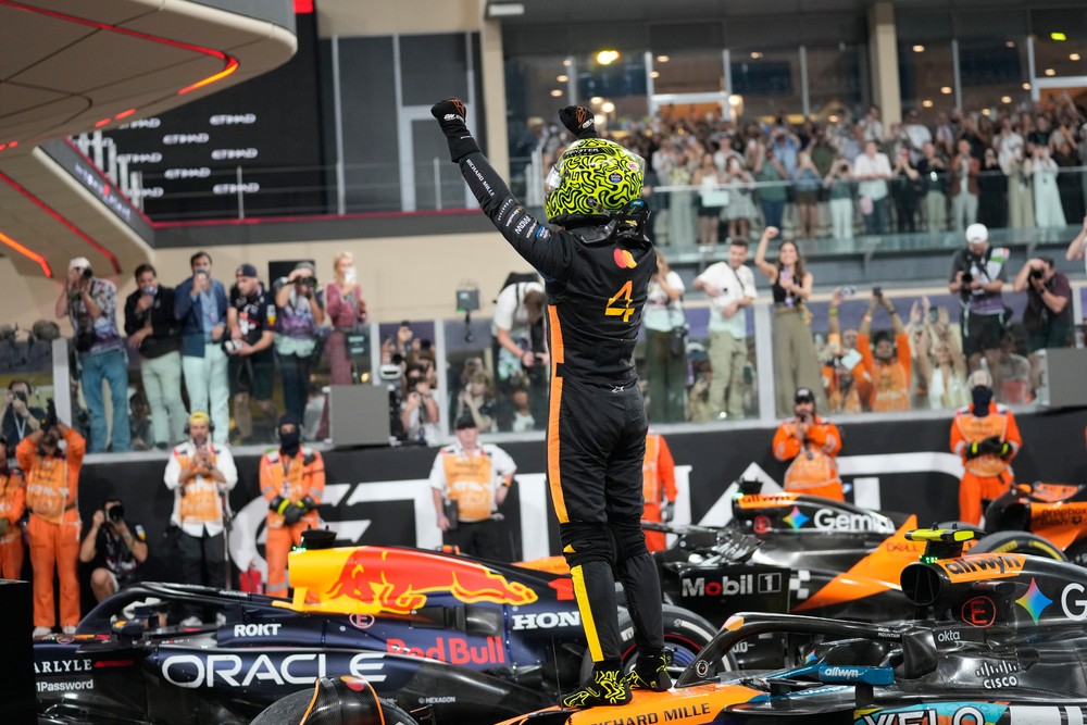 Abu_Dhabi_F1_GP_Auto_Racing_35603