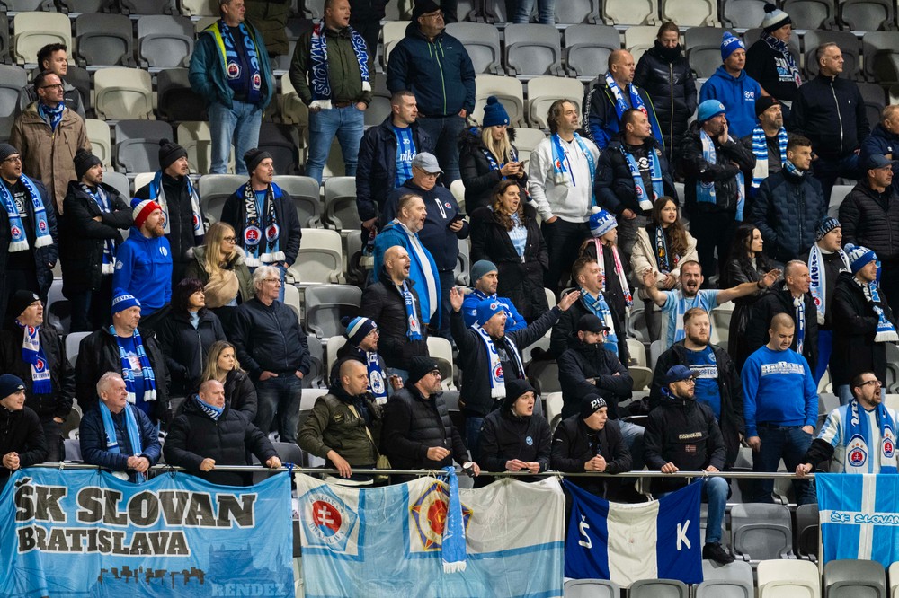 20251106SLOVAN_KUPIO_10171066