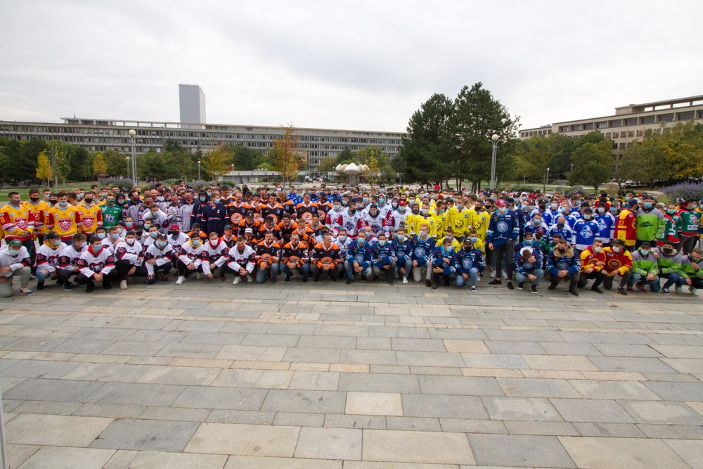 Hokejisti zablokovali úrad vlády. Opatrenia definitívne pochovajú slovenskú ligu, odkazujú vláde 