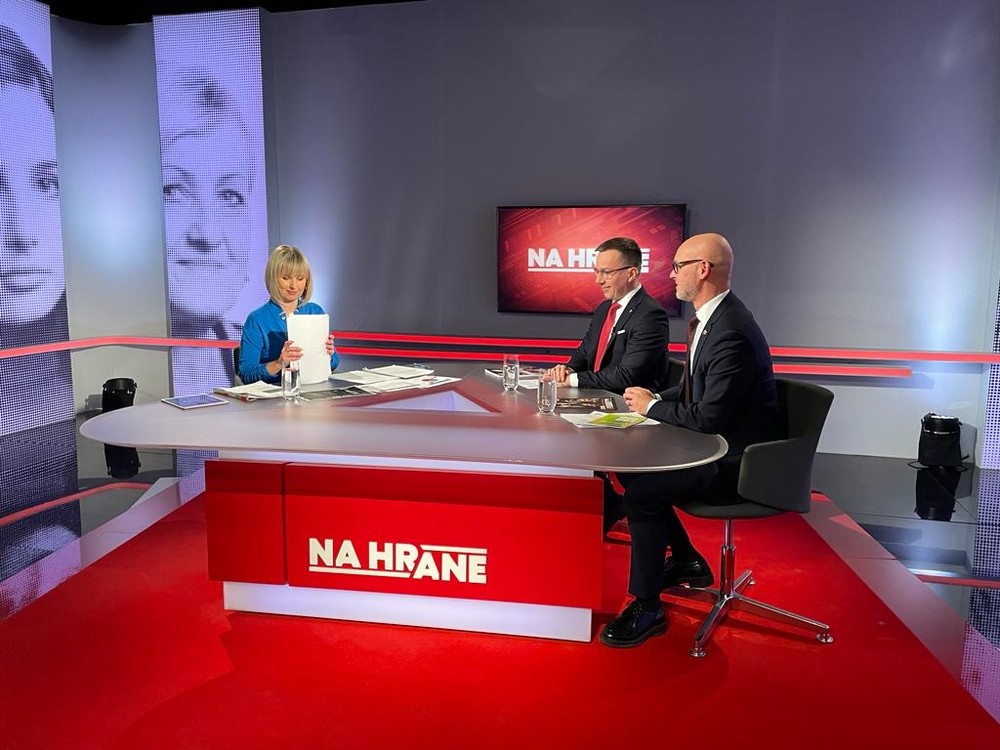 3b1f39e0-35a6-46ba-8b6c-8b2c4bce8848