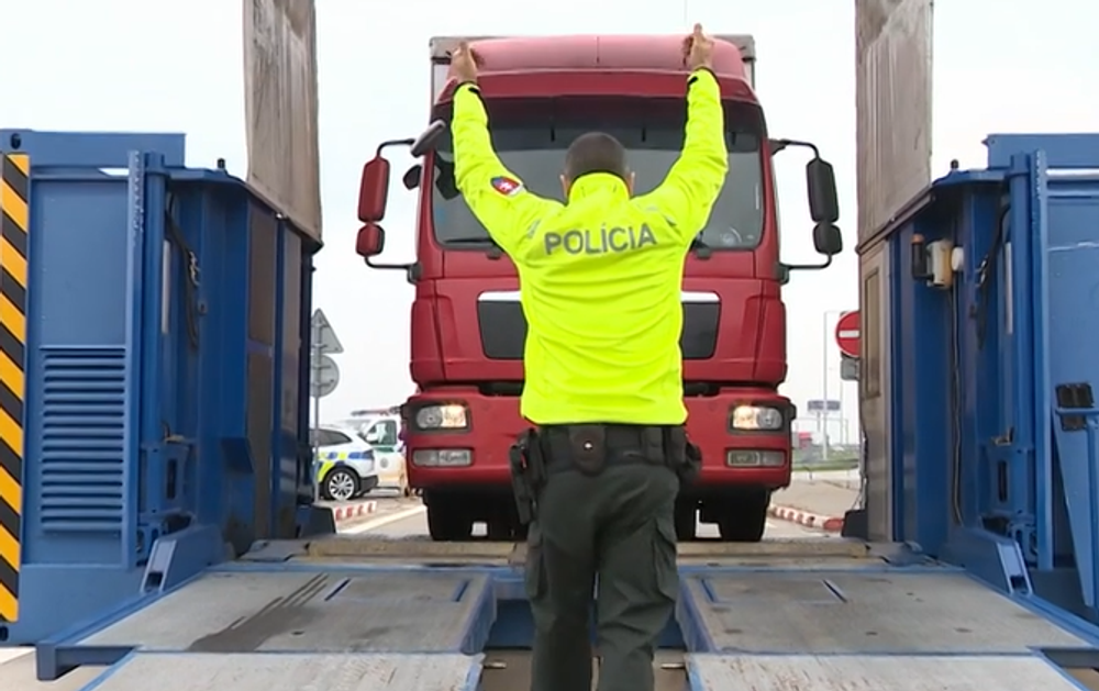 Policajné kontroly kamiónov 8