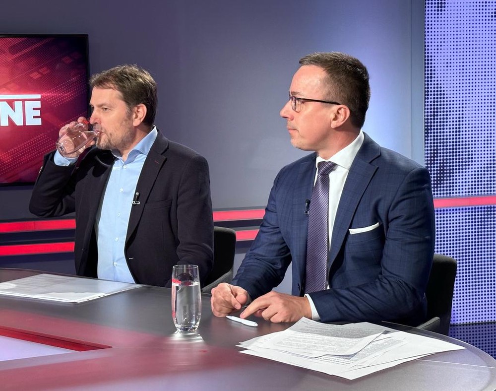 fd9a2d29-8e0b-4141-885a-f79ee77871cf