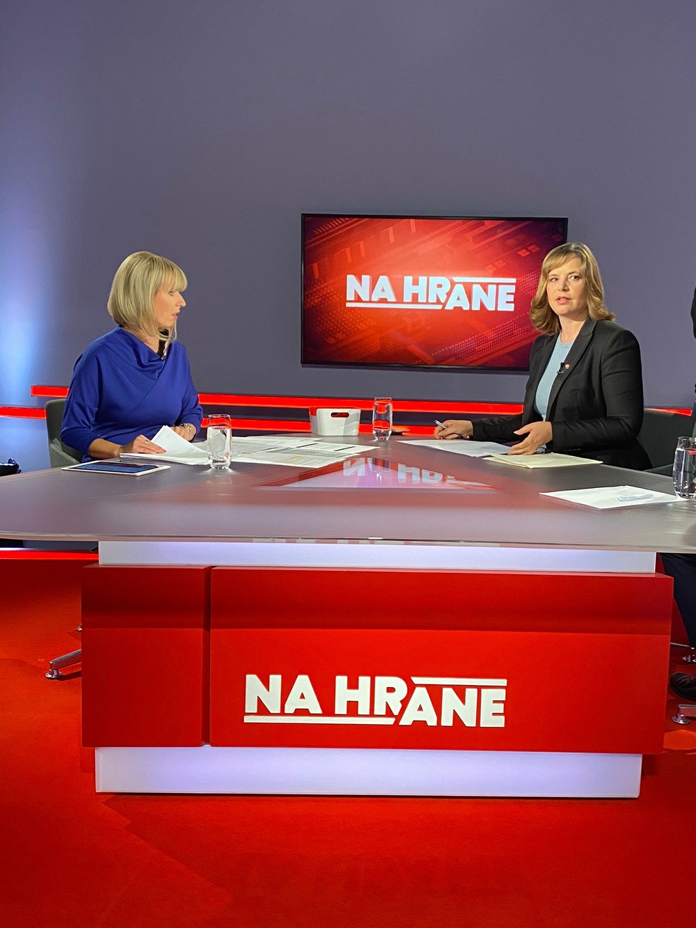 60d740ac-f97f-43a2-81f3-f1b8fba348cb