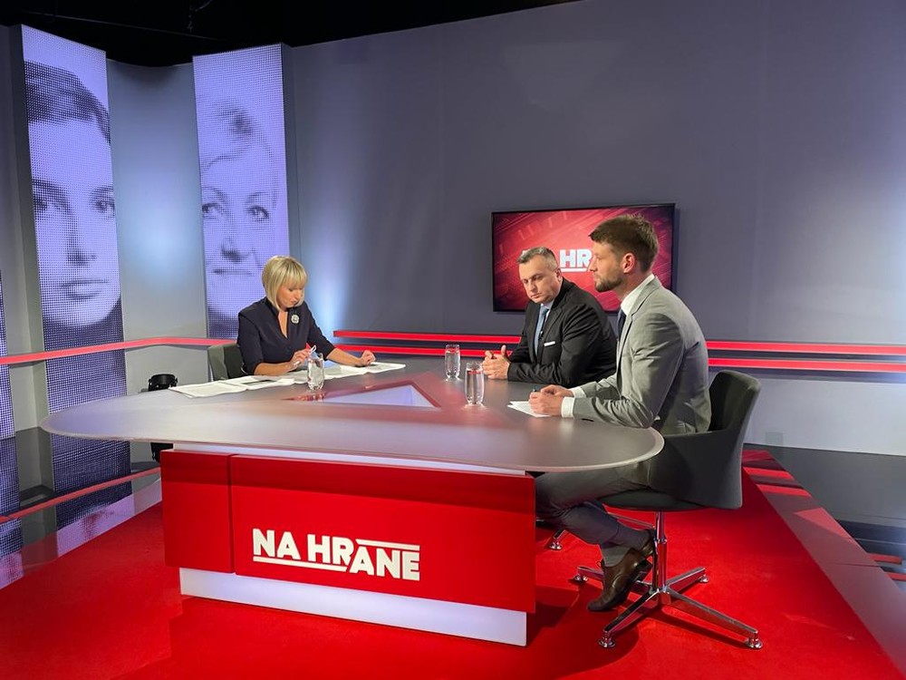 76d6d25e-e84e-4d92-8e57-f75dd2baa857