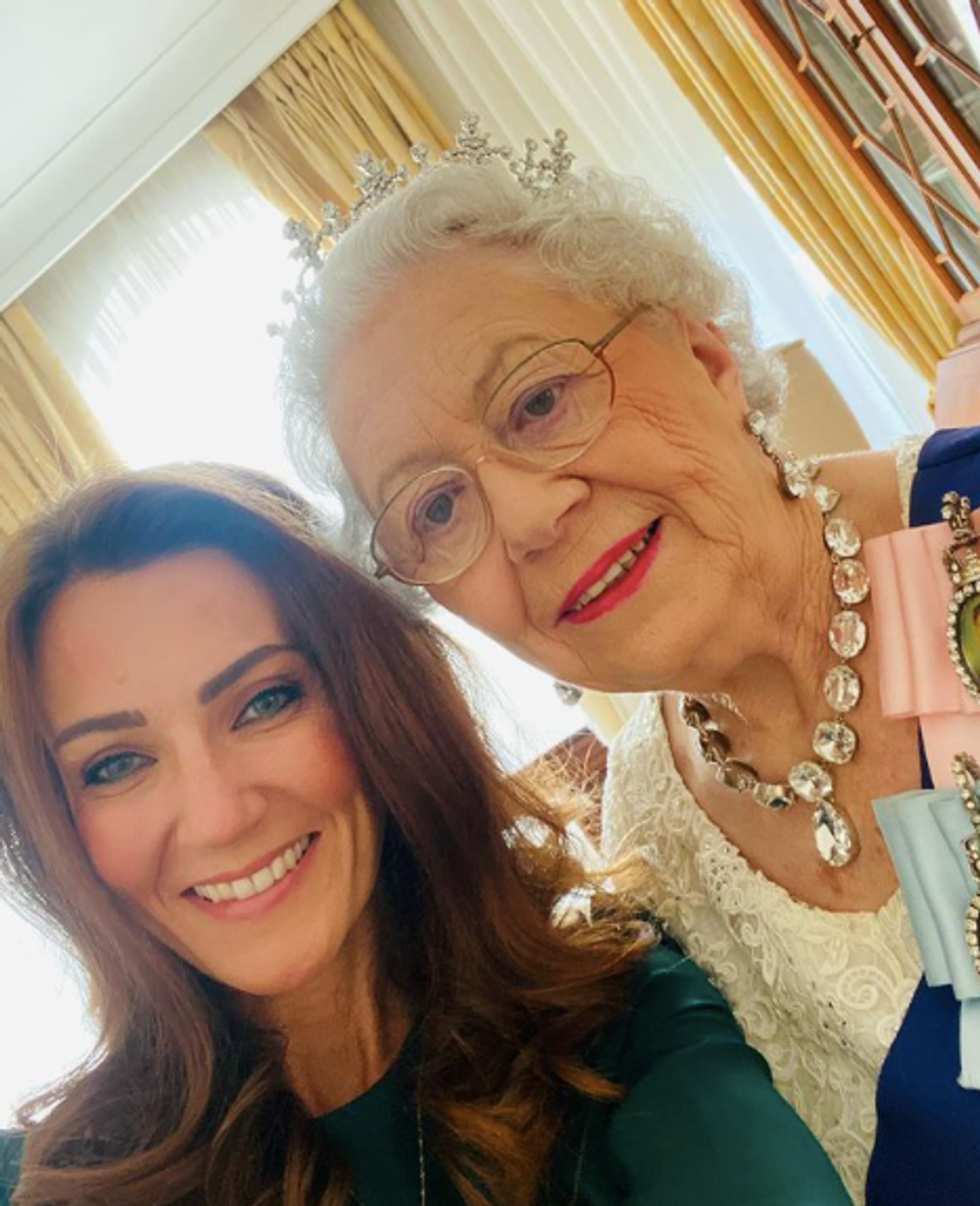 Heidi Agan s kolegyňou, dvojníčkou britskej kráľovnej Alžbety II.