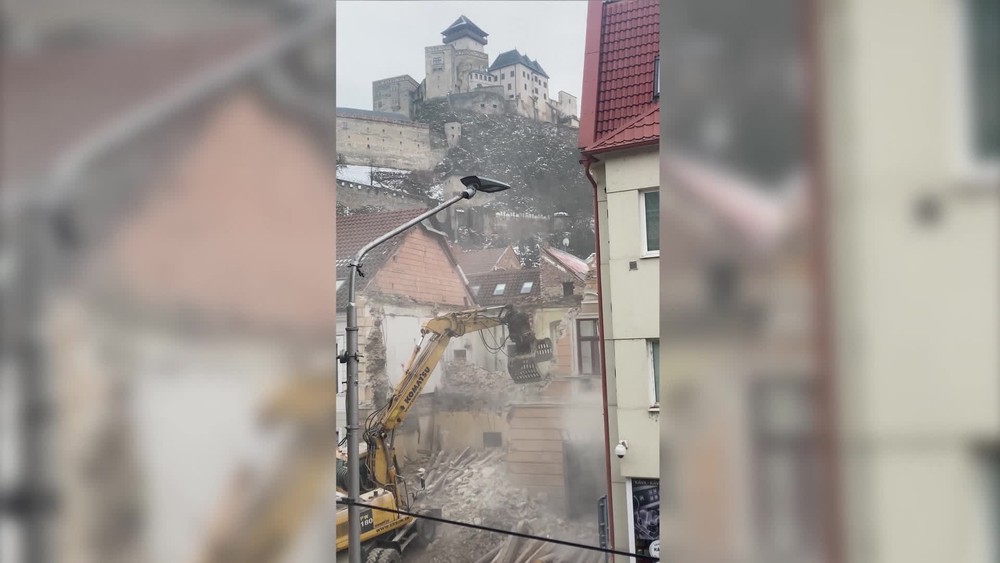 buranie budova trencin